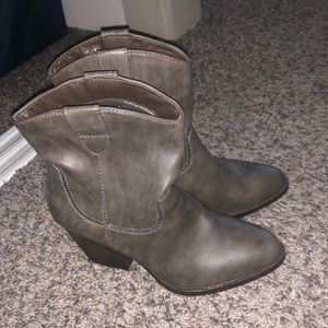 Brand new madden girl boots
